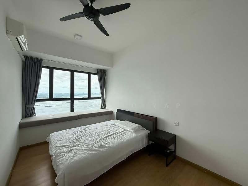 Service Residence for Sale at Royal Strand @ Country Garden Danga Bay - Desmond Yap - Bedroom - PropertyGuru.com.my