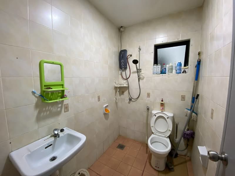 2-storey Terraced House for Sale in Taman Seri Austin (Tebrau) - Desmond Yap - Bathroom - PropertyGuru.com.my