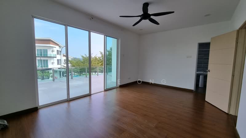 Semi-Detached House for Sale in Serendah (Selangor) - Angie Ong - Junior master bedroom ensuite - PropertyGuru.com.my