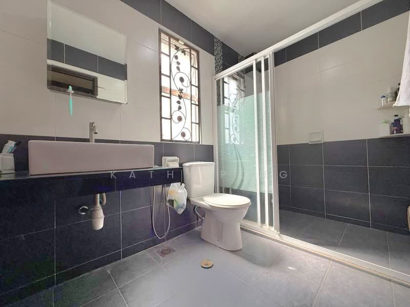 Bungalow for Sale in Rawang (Selangor) - Kathy Pong - Bathroom - PropertyGuru.com.my