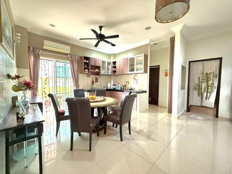 Bungalow for Sale in Rawang (Selangor) - Kathy Pong - Dining Room - PropertyGuru.com.my