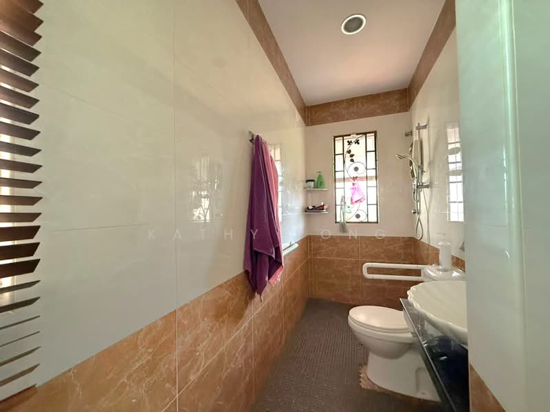 Bungalow for Sale in Rawang (Selangor) - Kathy Pong - Bathroom - PropertyGuru.com.my