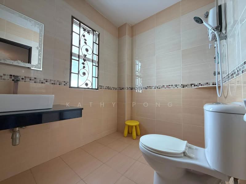 Bungalow for Sale in Rawang (Selangor) - Kathy Pong - Bathroom - PropertyGuru.com.my