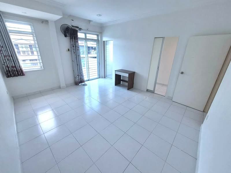 2-storey Terraced House for Sale in Taman JP Perdana (Johor Bahru) - Karl Lim - Living Room - PropertyGuru.com.my