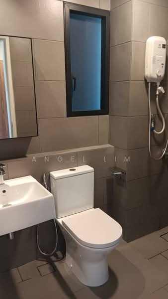Service Residence for Rent at Maya Ara Residences - Angel Lim - Bathroom 2 - PropertyGuru.com.my