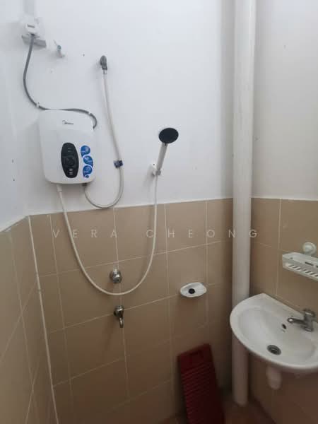 Taman Scientex Utama untuk Untuk Dijual - RM 530,000, Apr 2026 - Bathroom - PropertyGuru.com.my