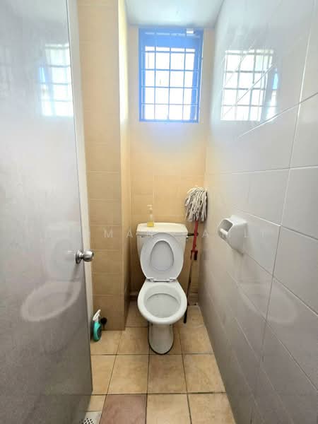 Shop / Office for Sale in Bandar Baru Bangi (Selangor) - Luqman Ramli - Bathroom - PropertyGuru.com.my
