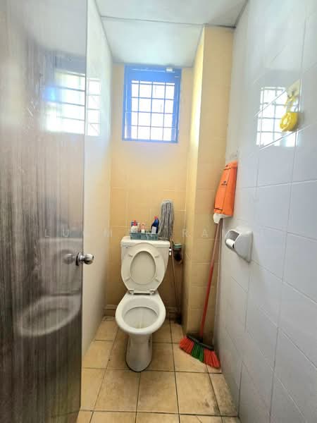 Shop / Office for Sale in Bandar Baru Bangi (Selangor) - Luqman Ramli - Bathroom - PropertyGuru.com.my