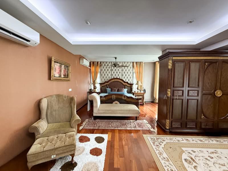 Semi-Detached House for Sale in Puncak Bangi (Bandar Baru Bangi) - Fauzi Abdullah - Master Bedroom - PropertyGuru.com.my