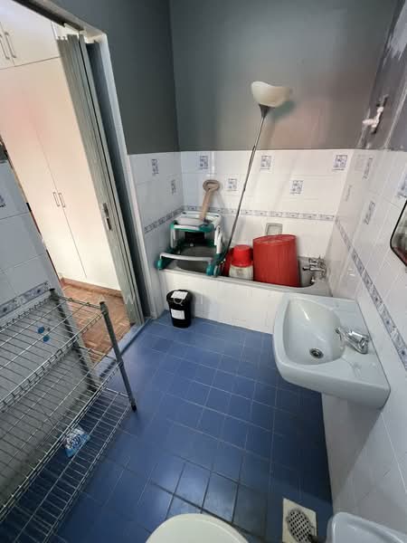 Condominium for Sale at Sri Suajaya Condominium - Aw Qi Fan - Bathroom - PropertyGuru.com.my