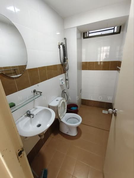 Apartment for Rent at Kipark Apartment - Nicholas Low - Bathroom - PropertyGuru.com.my
