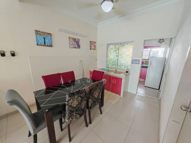 Taman Putra Impiana (Phase 2) untuk Untuk Dijual - RM 585,000, Apr 2026 - Kitchen - PropertyGuru.com.my