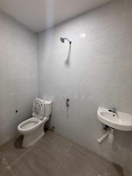 1-storey Terraced House for Sale in Taman Abad (Johor Bahru) - June Tan - Bathroom - PropertyGuru.com.my