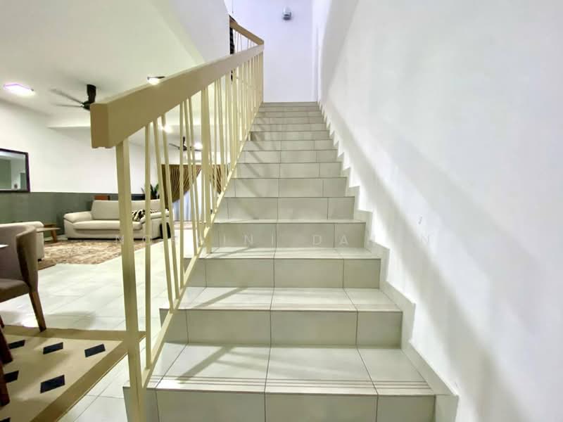 2-storey Terraced House for Sale in Semenyih (Selangor) - Noraini Dahan - Living Room - PropertyGuru.com.my