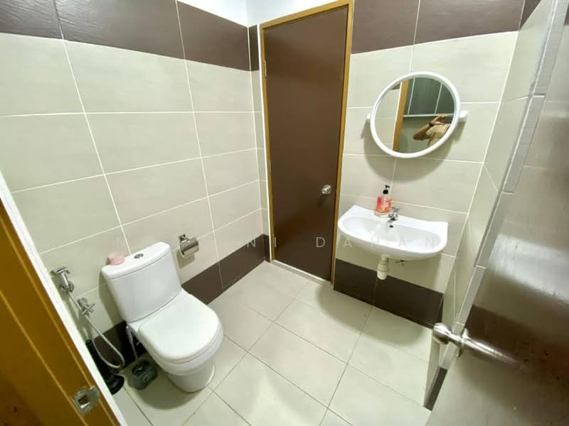 2-storey Terraced House for Sale in Semenyih (Selangor) - Noraini Dahan - Bathroom - PropertyGuru.com.my