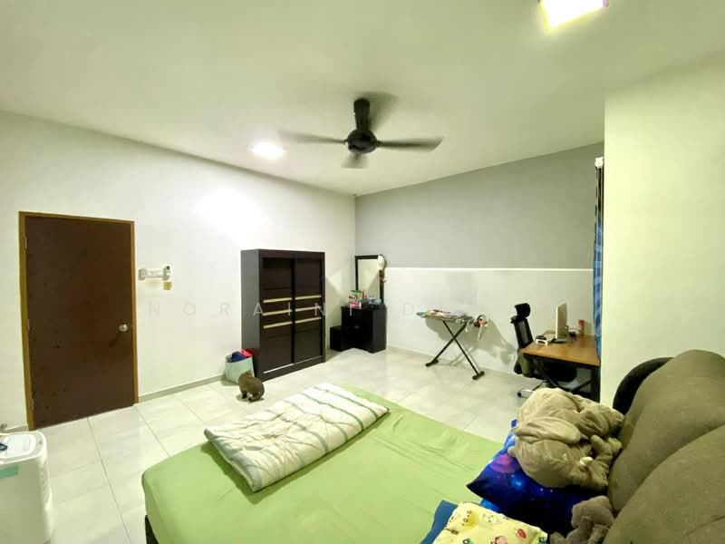 2-storey Terraced House for Sale in Semenyih (Selangor) - Noraini Dahan - Bedroom - PropertyGuru.com.my