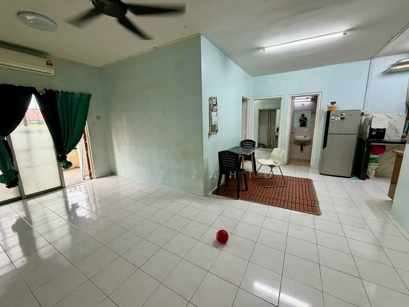 Vista Pinggiran Apartment untuk Untuk Dijual - RM 290,000, Mac 2026 - Living Room - PropertyGuru.com.my