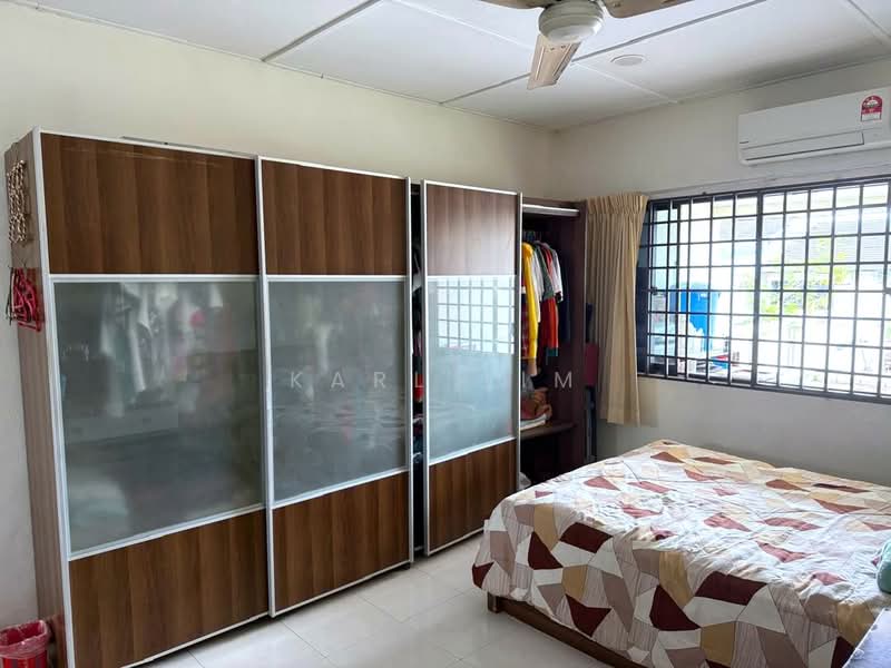 2-storey Terraced House for Sale in Taman Pelangi (Johor Bahru) - Karl Lim - Bedroom - PropertyGuru.com.my