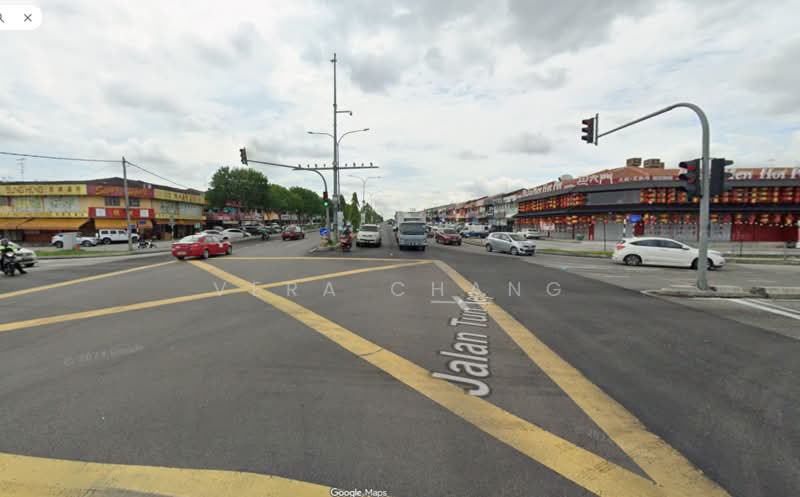 Untuk Disewa - Taman Ungku Tun Aminah Facing Main Road