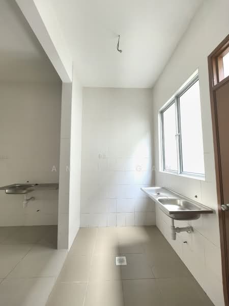2.5-storey Terraced House for Sale in Bandar Bukit Tinggi 2 (Klang) - Anddy Gan - Kitchen - PropertyGuru.com.my