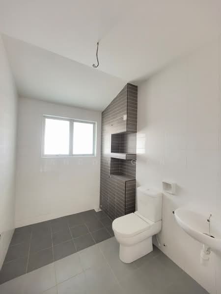 2.5-storey Terraced House for Sale in Bandar Bukit Tinggi 2 (Klang) - Anddy Gan - Bathroom - PropertyGuru.com.my