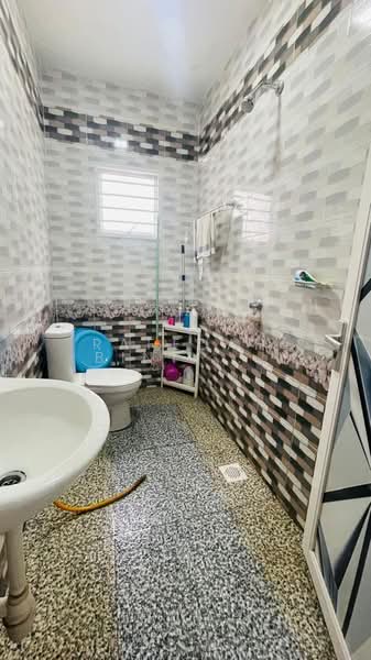 Rumah Teres 2 Tingkat untuk Dijual di Taman Desiran Bayu (Puchong) - Rafedah Binti Abdul Aziz - Bathroom - PropertyGuru.com.my