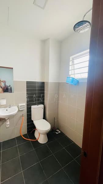 Rumah Teres 2 Tingkat untuk Dijual di Taman Desiran Bayu (Puchong) - Rafedah Binti Abdul Aziz - Bathroom - PropertyGuru.com.my