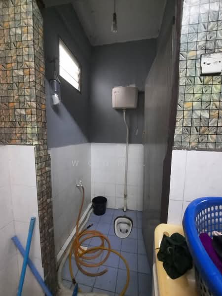 2-storey Terraced House for Rent in Taman Krubong Jaya (Krubong) - Woon . - Bathroom - PropertyGuru.com.my