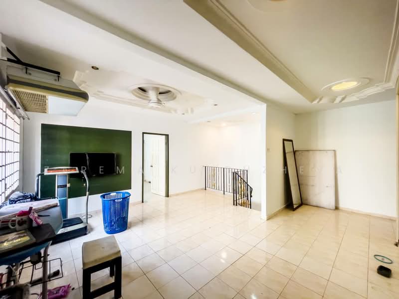 2-storey Terraced House for Sale in Taman Sutera (Kajang) - Zarema Kulbuzheva - Living Room - PropertyGuru.com.my