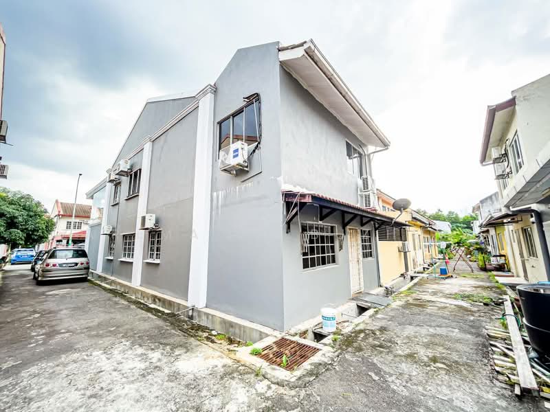 2-storey Terraced House for Sale in Taman Sutera (Kajang) - Zarema Kulbuzheva - Exterior - PropertyGuru.com.my