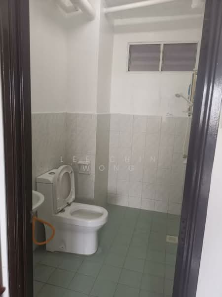 Apartment for Sale at Idaman Senibong - Lee Chin Wong - Bathroom - PropertyGuru.com.my