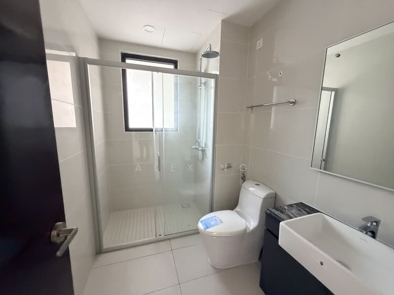 Condominium for Sale at Kings Bay @ Country Garden Danga Bay - Alex Ng - Bathroom - PropertyGuru.com.my