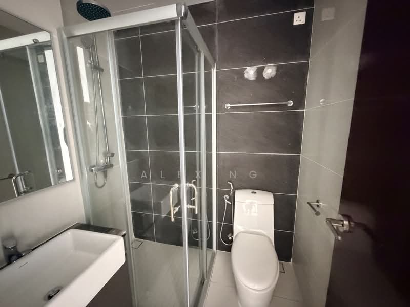 Condominium for Sale at Kings Bay @ Country Garden Danga Bay - Alex Ng - Bathroom - PropertyGuru.com.my