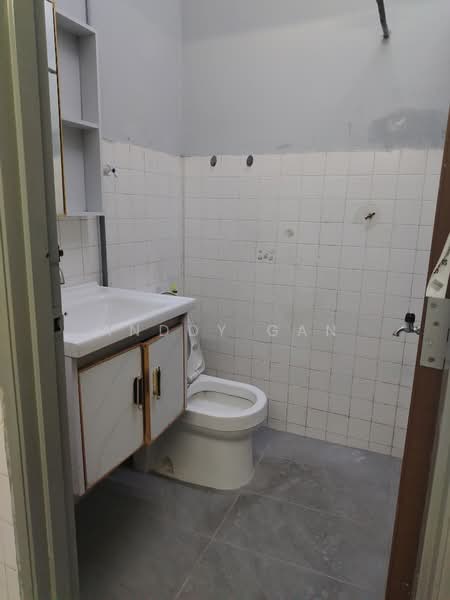 Taman Saujana untuk Untuk Disewa - RM 1,400 /bulan, Apr 2026 - Bathroom - PropertyGuru.com.my