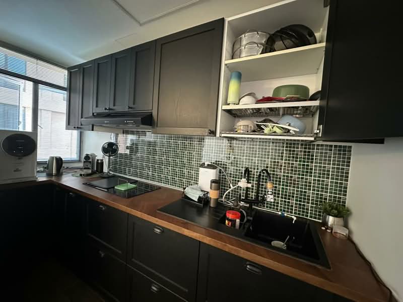 Twin Villa for Sale in Bukit Gita Bayu (Seri Kembangan) - Sunny Chan - Kitchen - PropertyGuru.com.my