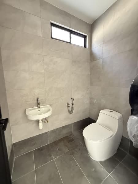Semi-D Factory for Rent in Kapar Industrial Park (Kapar) - Celine Gan - Bathroom - PropertyGuru.com.my