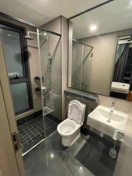 Service Residence for Sale at Bloomsvale Menara Vista Petaling - Jenson Low - Bathroom - PropertyGuru.com.my