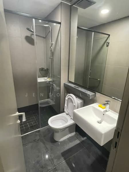 Service Residence for Sale at Bloomsvale Menara Vista Petaling - Jenson Low - Bathroom - PropertyGuru.com.my
