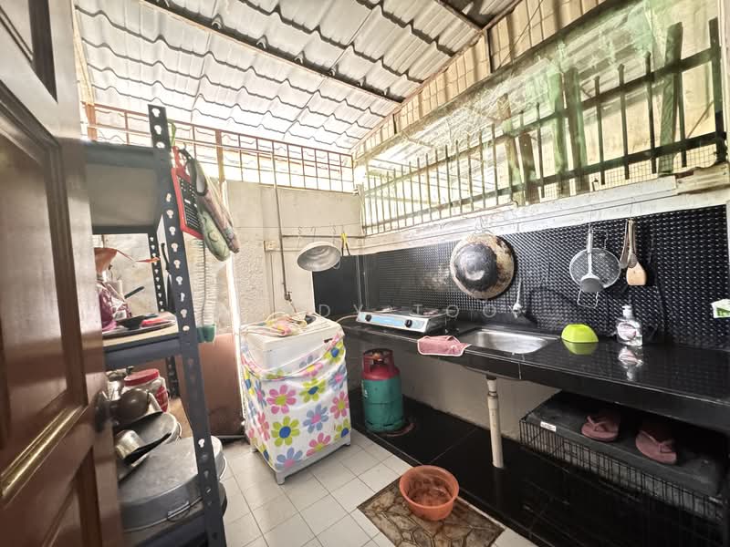 Rumah Teres 2 Tingkat untuk Dijual di Taman Sri Putri (Skudai) - Wendy Too - Kitchen - PropertyGuru.com.my