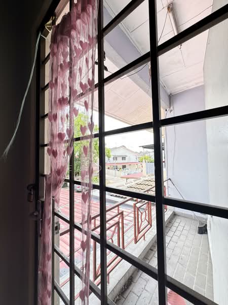 Rumah Teres 2 Tingkat untuk Dijual di Taman Sri Putri (Skudai) - Wendy Too - Balcony - PropertyGuru.com.my