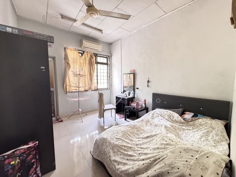Rumah Teres 2 Tingkat untuk Dijual di Taman Sri Putri (Skudai) - Wendy Too - Bedroom - PropertyGuru.com.my