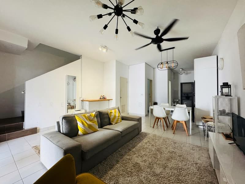 Terraced House for Sale in Bandar Mahkota Banting (Tanjong Duabelas) - Zarema Kulbuzheva - Living Room - PropertyGuru.com.my