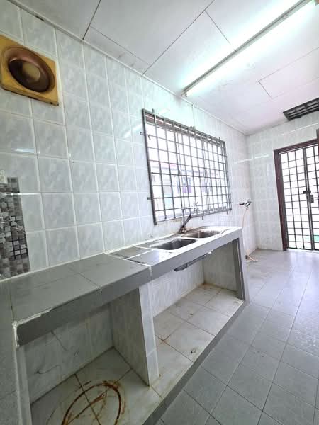 Taman Megah Ria untuk Untuk Dijual - RM 478,000, Apr 2026 - Kitchen - PropertyGuru.com.my