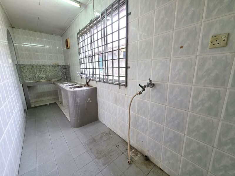 Taman Megah Ria untuk Untuk Dijual - RM 478,000, Apr 2026 - Kitchen - PropertyGuru.com.my