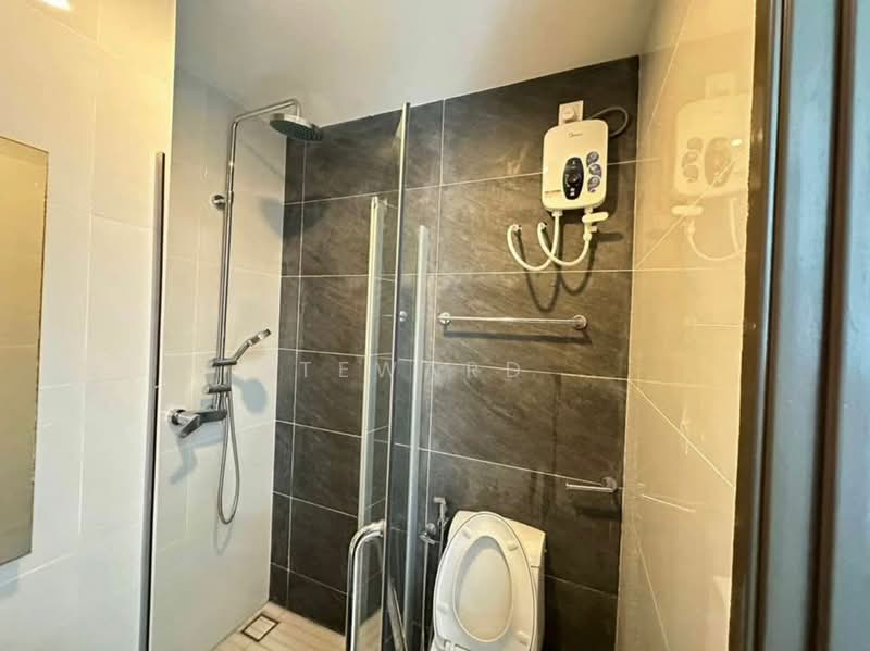 Condominium for Rent at Bay Point @ Country Garden Danga Bay - Steward . - Bathroom - PropertyGuru.com.my