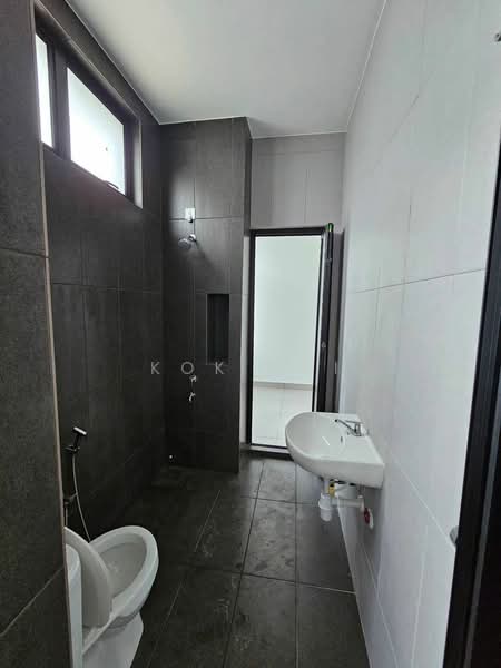 2-storey Terraced House for Sale in Setia Eco Cascadia (Tebrau) - Kok Hui - Bathroom - PropertyGuru.com.my