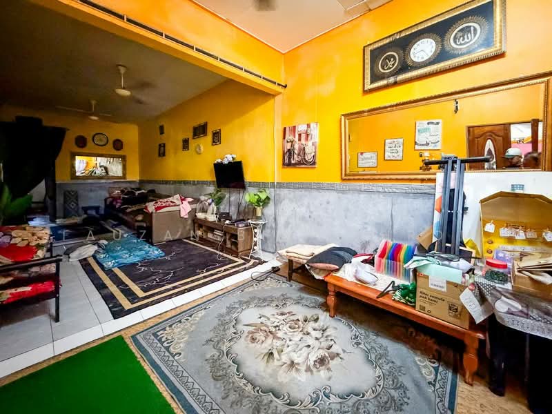 1-storey Terraced House for Sale in Taman Desa Cempaka 3 (Nilai) - Fauzan bin Sahrom - Living Room - PropertyGuru.com.my