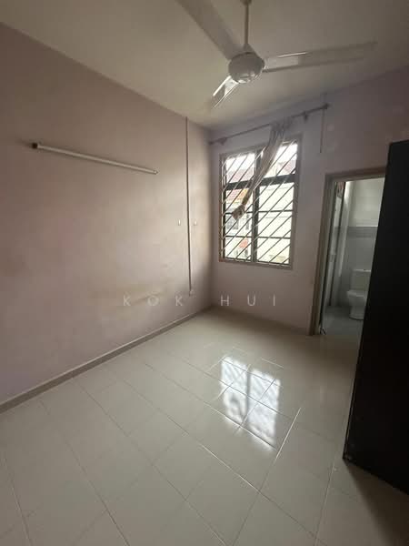 2-storey Terraced House for Sale in Bandar Baru Permas Jaya (Permas Jaya) - Kok Hui - Bedroom - PropertyGuru.com.my