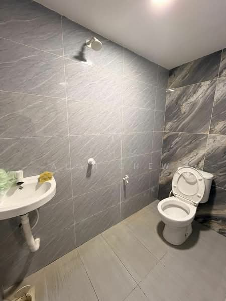 2-storey Terraced House for Sale in Taman Perindustrian Permas Jaya (Masai) - Alan Chew - Bathroom - PropertyGuru.com.my