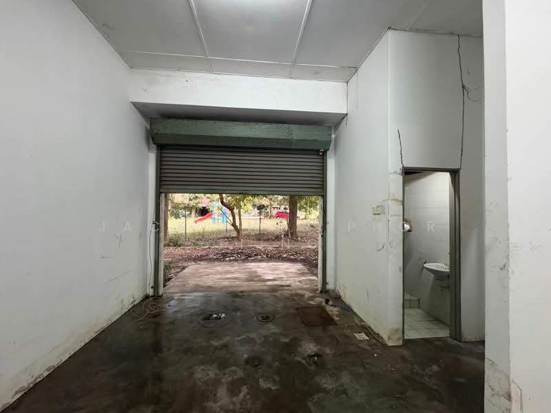 Shop for Rent in Kapar (Selangor) - Jack Khor Phor Jiing - Bathroom - PropertyGuru.com.my